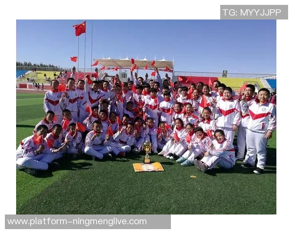 高凯王毅龙超领衔足球队长团队展现团结精神与拼搏意志 高凯王毅龙超领衔足球队长团队展现团结精神与拼搏意志